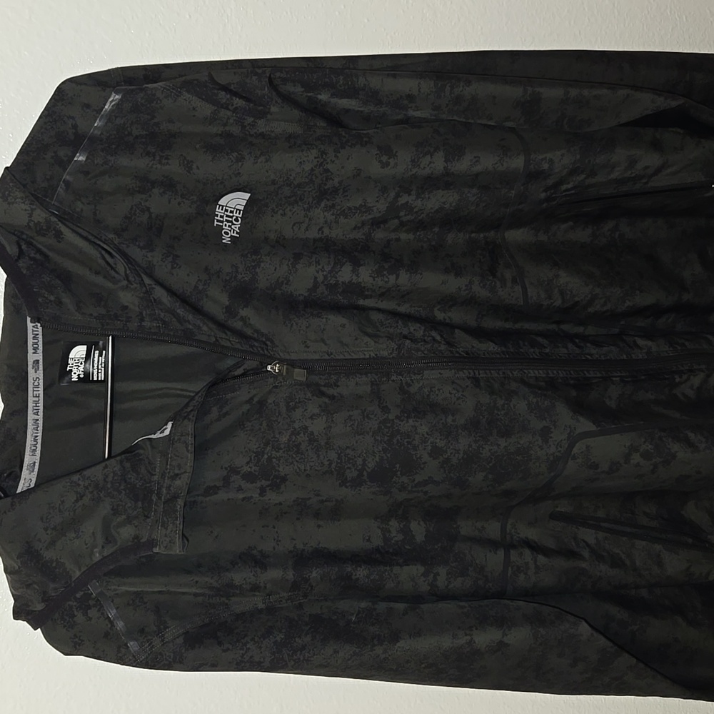 The North Face Men's Black Patterned Windbreaker